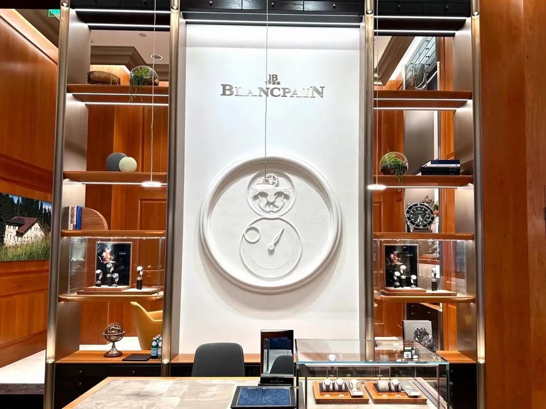 宝珀奢华展柜定制 诠释顶级制表艺术与空间美学