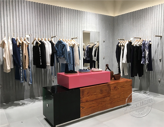 奢侈品展柜厂家带您探索 武汉K11--STELLA之旅【宜佳展示】