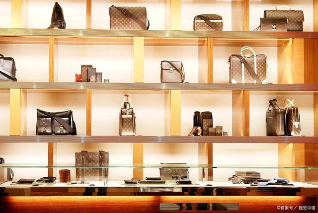 高端审美之镜 探访奢侈品店展柜的设计哲学